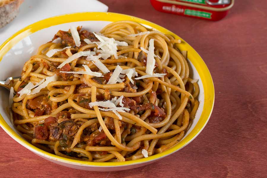 Pasta alla puttanesca piccante